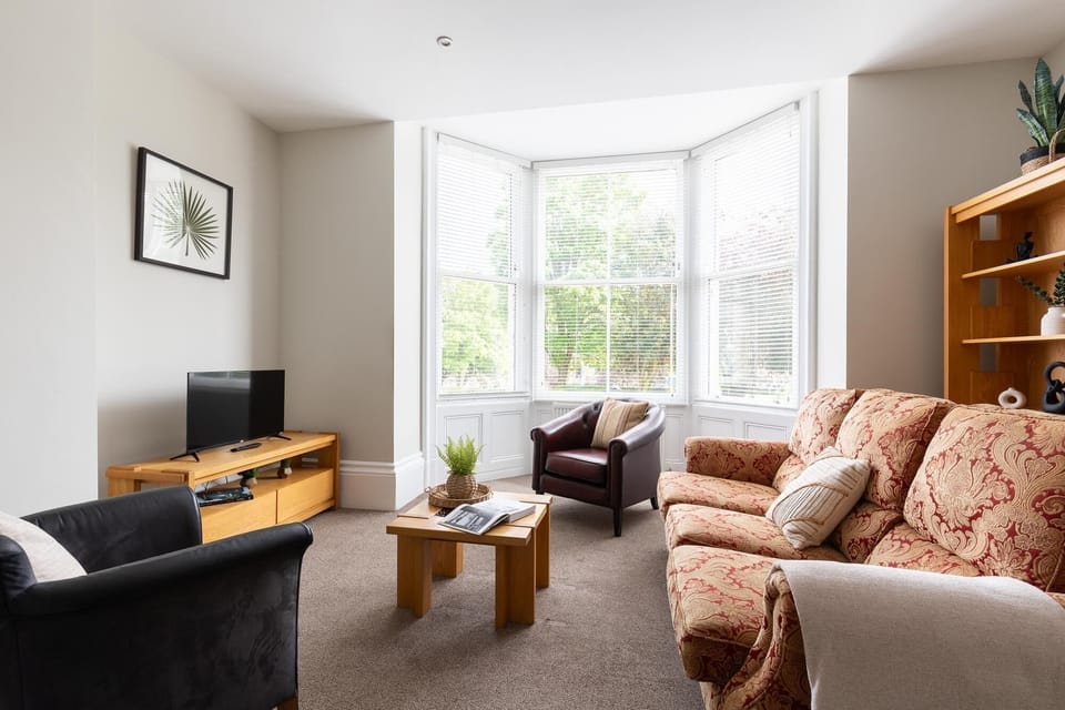 Living Room / Lounge