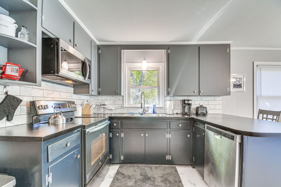 Kitchen | Coffee Maker | Dishwasher