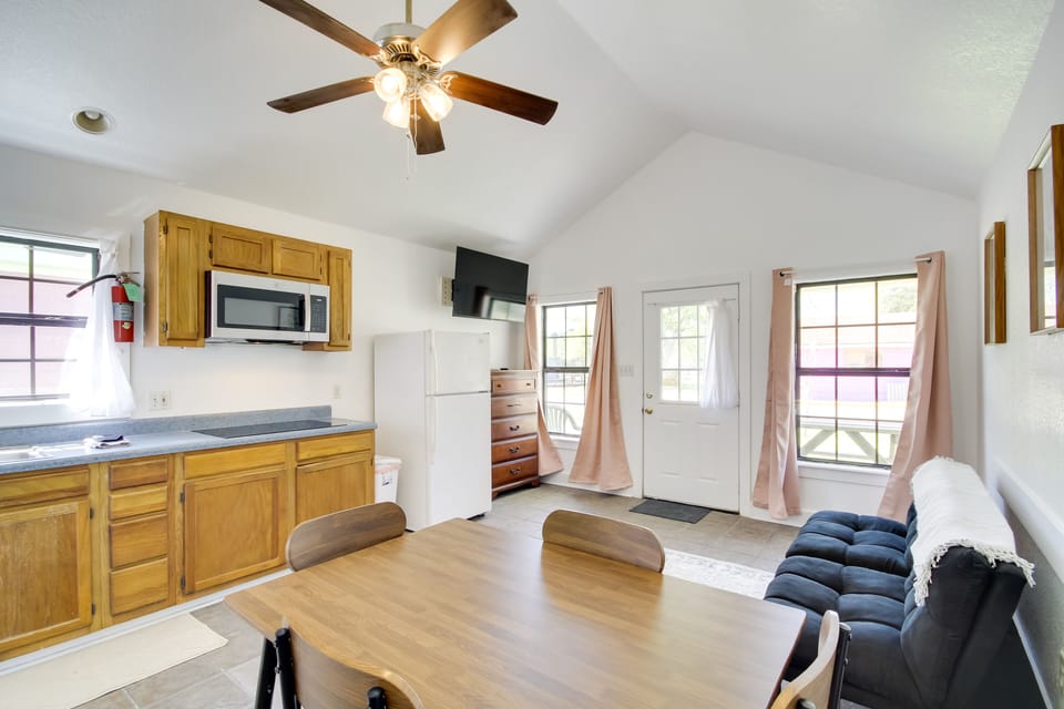 Studio | Free WiFi | Wall-Unit Heating & A/C | Smart TV