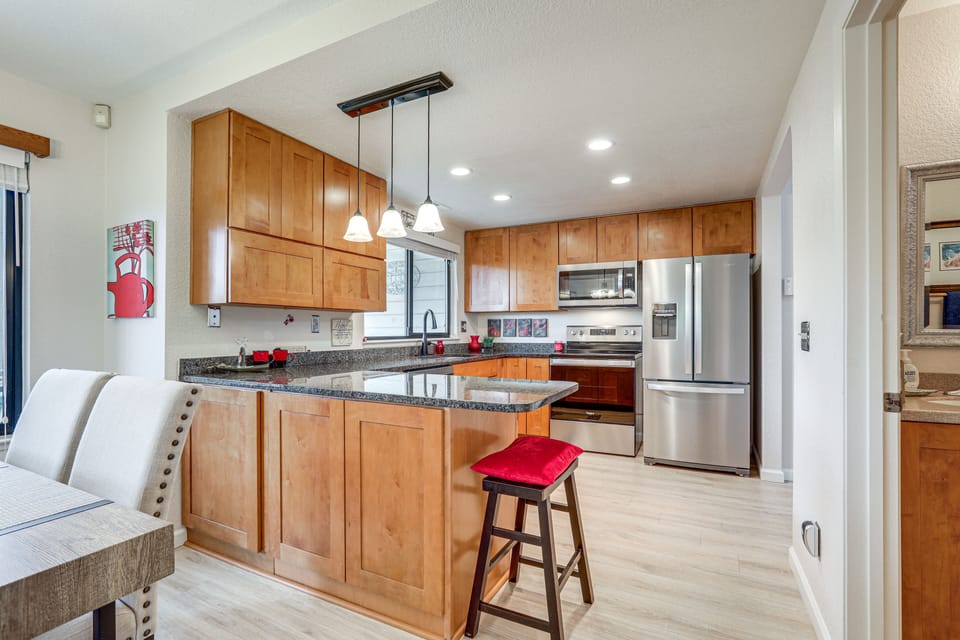 Kitchen | 1st Floor | Blender | Slow Cooker | Toaster