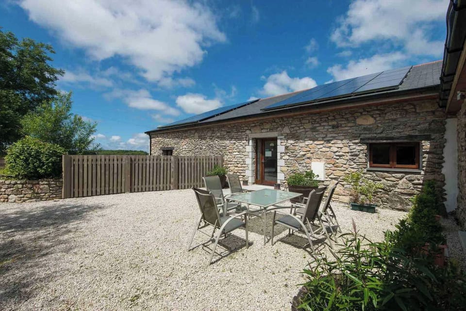 Outdoor area | Jubilee Cottage - Hallagenna Farm Properties, Bodmin Moor