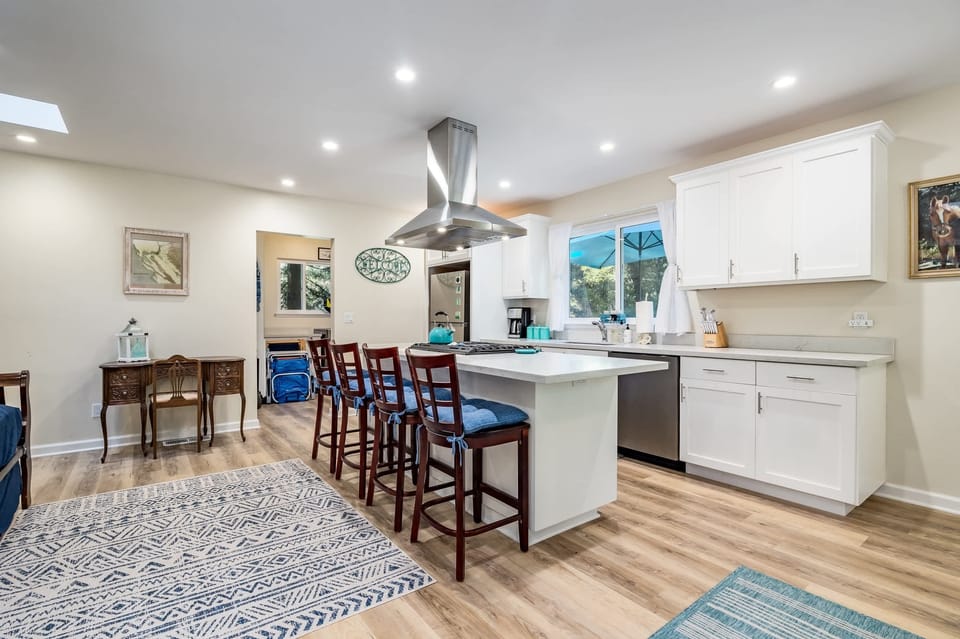 Living Room/ Kitchen