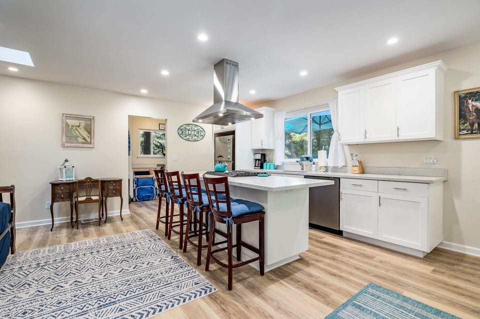 Living Room/ Kitchen