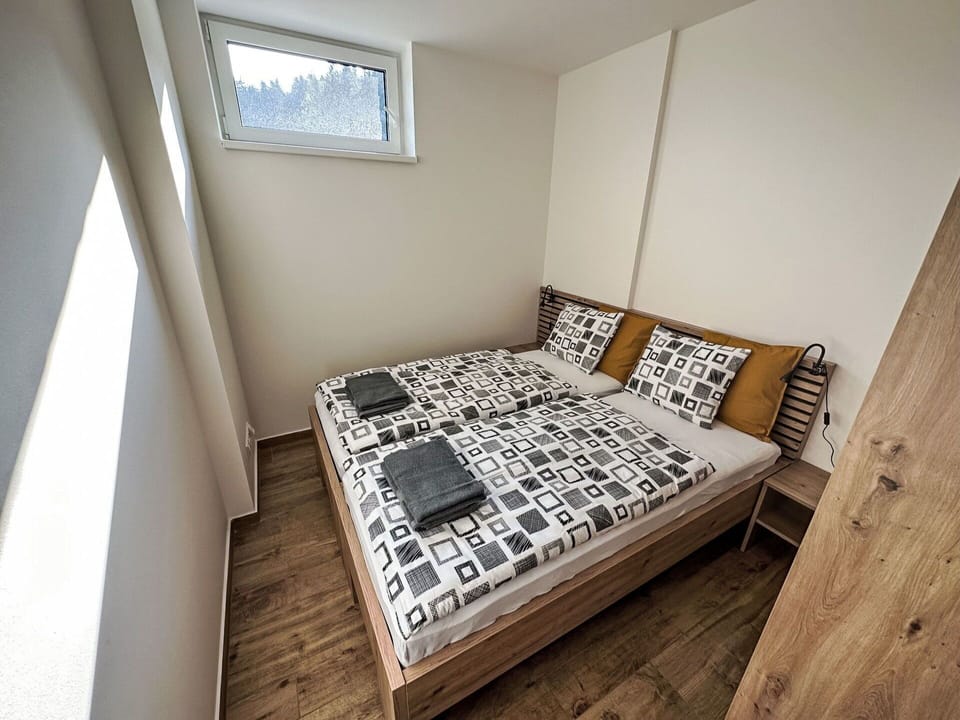 Furniture, Property, Window, Comfort, Building, Pillow, Wood, Bed Frame, Rectangle, Bed