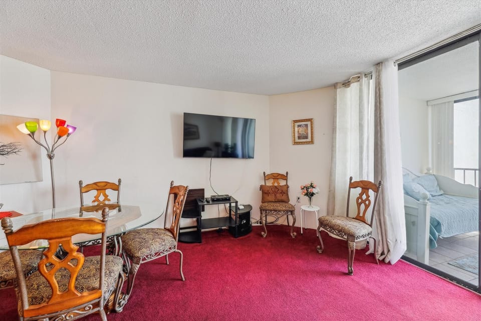 ,Dining Area,
