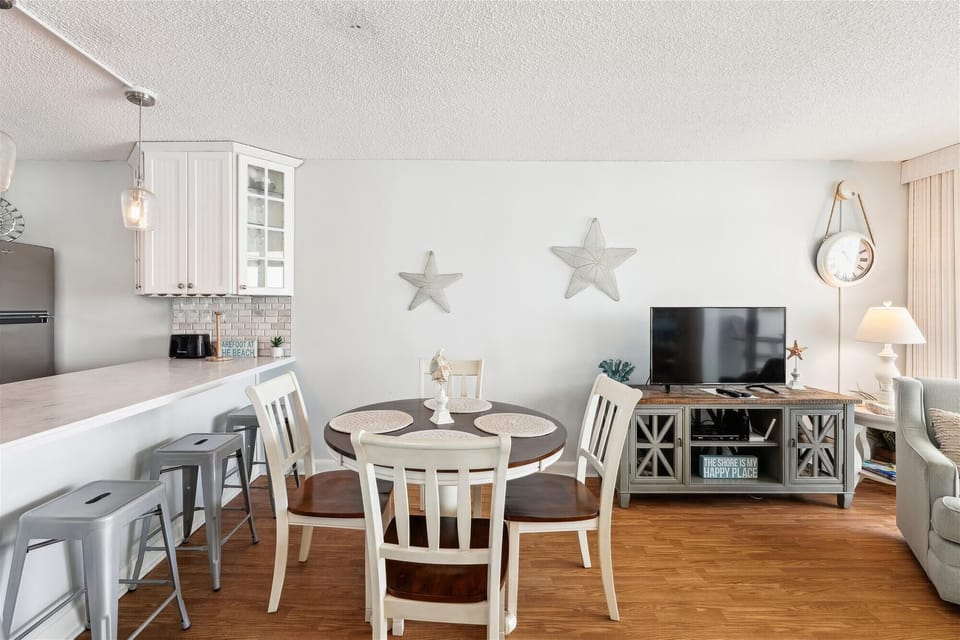 ,Dining Area,