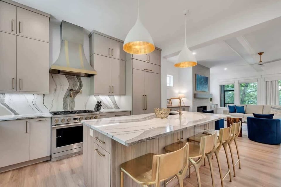 You will have everything you need in the master chef kitchen including 2 dishwashers.