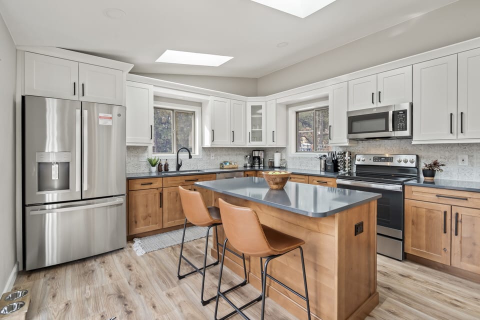 Fully stocked Kitchen. Including Instapot, slow cooker, kids sets wine & whiskey