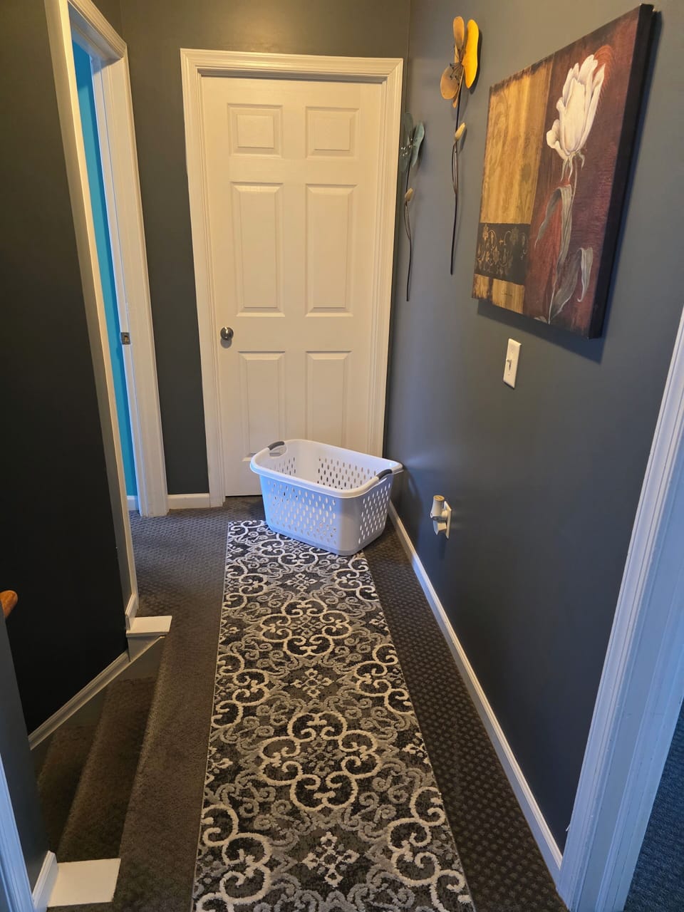 UP STAIRS HALL WAY