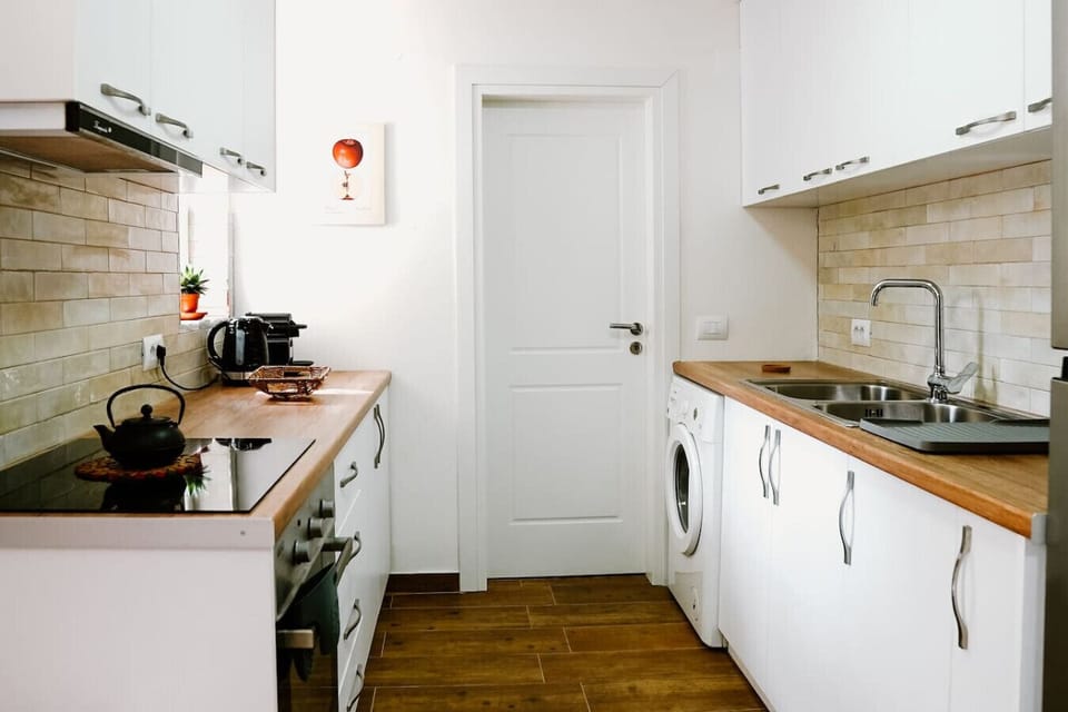 Fully-equipped kitchen