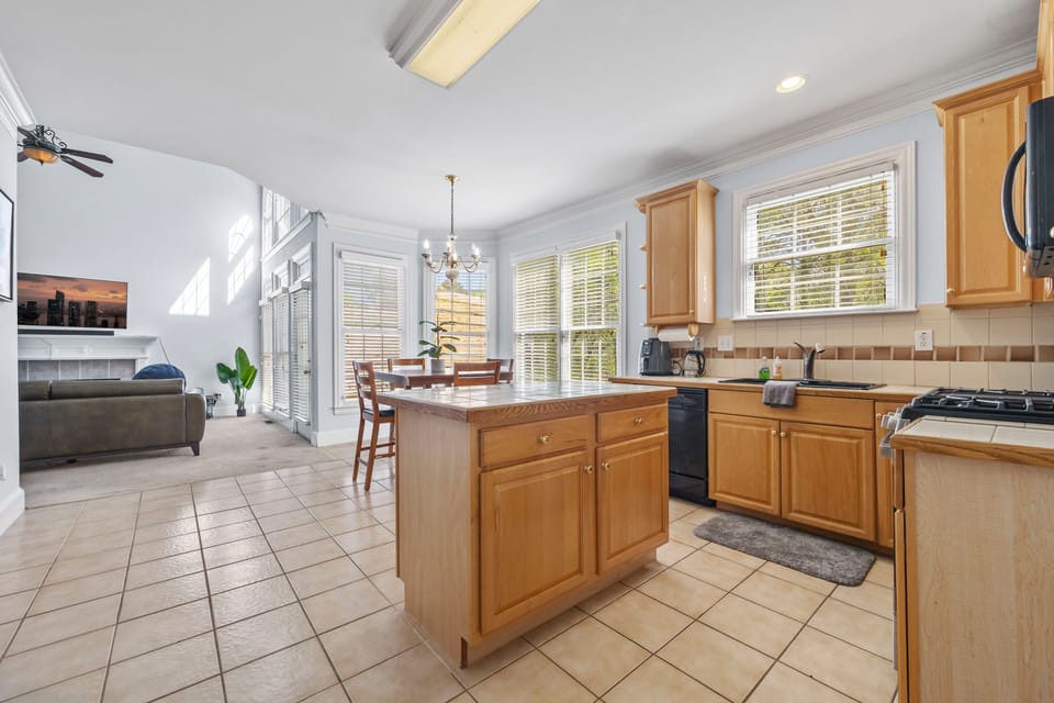Fully-equipped kitchen