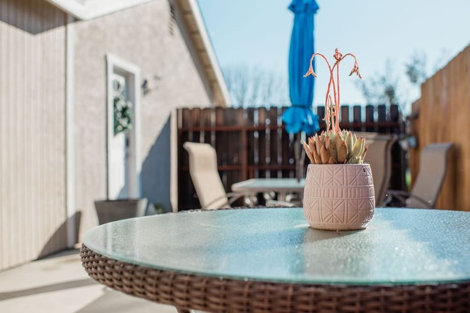 Oaks & Grapes Getaway (1103)