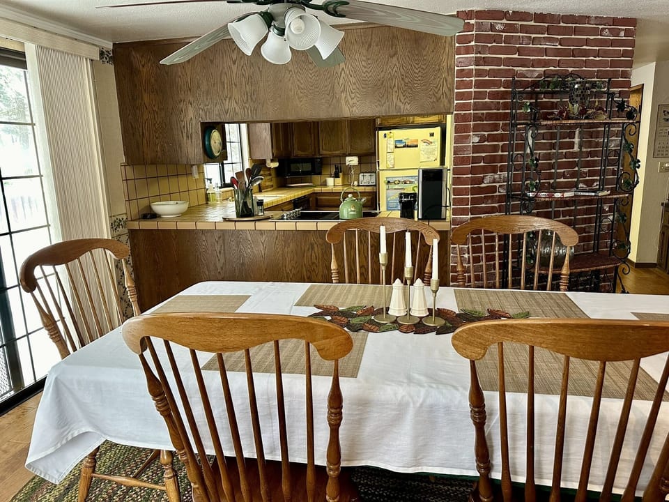 Kitchen Table 