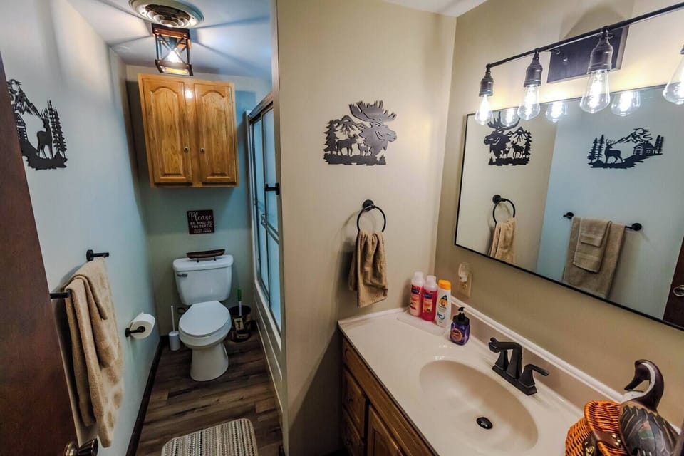 Bathroom 2 (1)