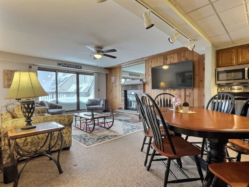 Seating for six at the dining table to enjoy a home cooked meal.