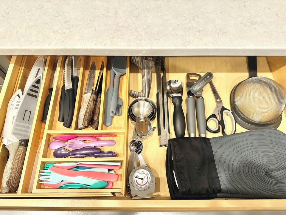 Eating & cooking utensils supplied for adults and toddlers