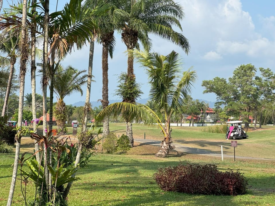 Peaceful Allamanda - great amenities, golf course (11824)