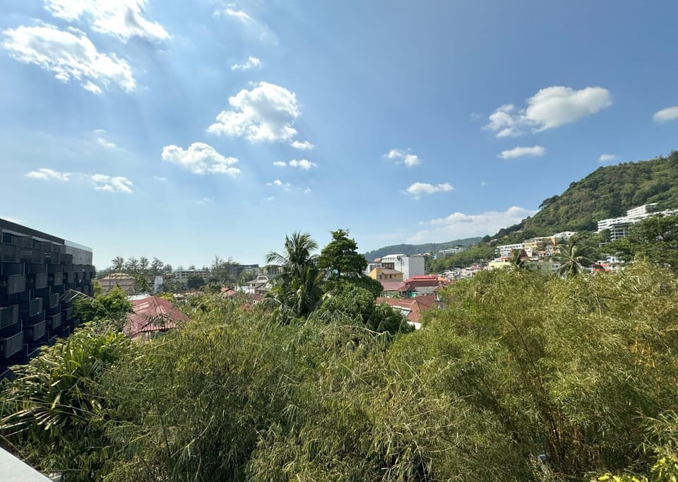 D229 Cozy apartment - walk to beach, pool & gym (11885)