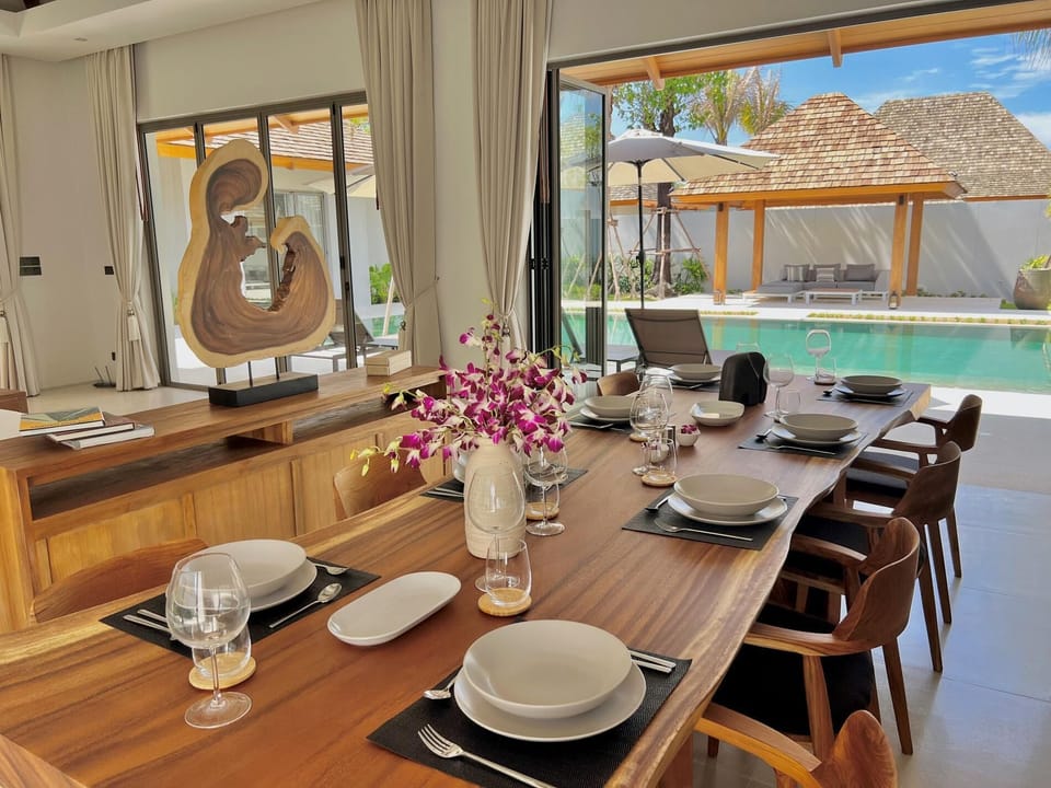 Luxury brand new villa with maid Anchan Tropicana (11968)