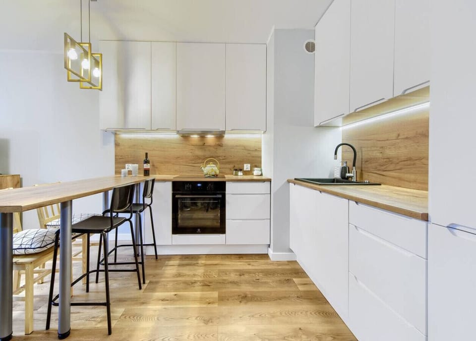 Kitchen Area - Book Now with RENTUJEMY.COM