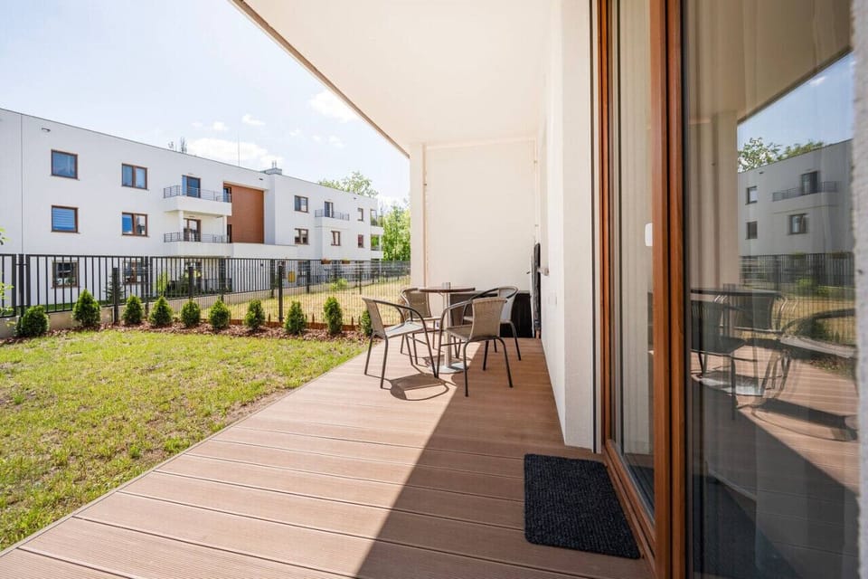 Terrace with Garden | Book Now with RENTUJEMY.COM