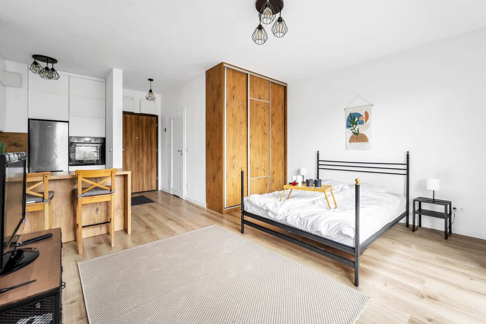 Experience the best of Warsaw with Rentujemy.pl`s short-term rental management