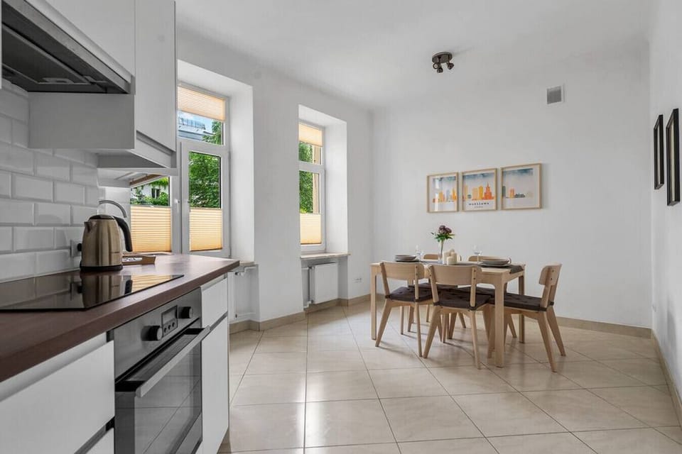 Kitchen and Dining Area - Book Now with RENTUJEMY.COM