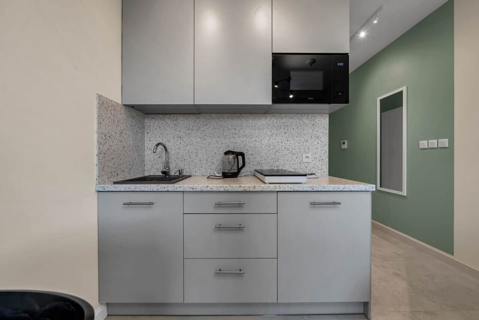 Kitchen| Book Now with RENTUJEMY.COM