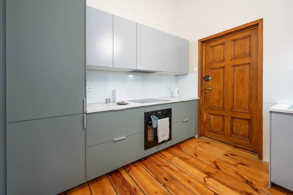 Kitchen Area - Book Now with RENTUJEMY.COM