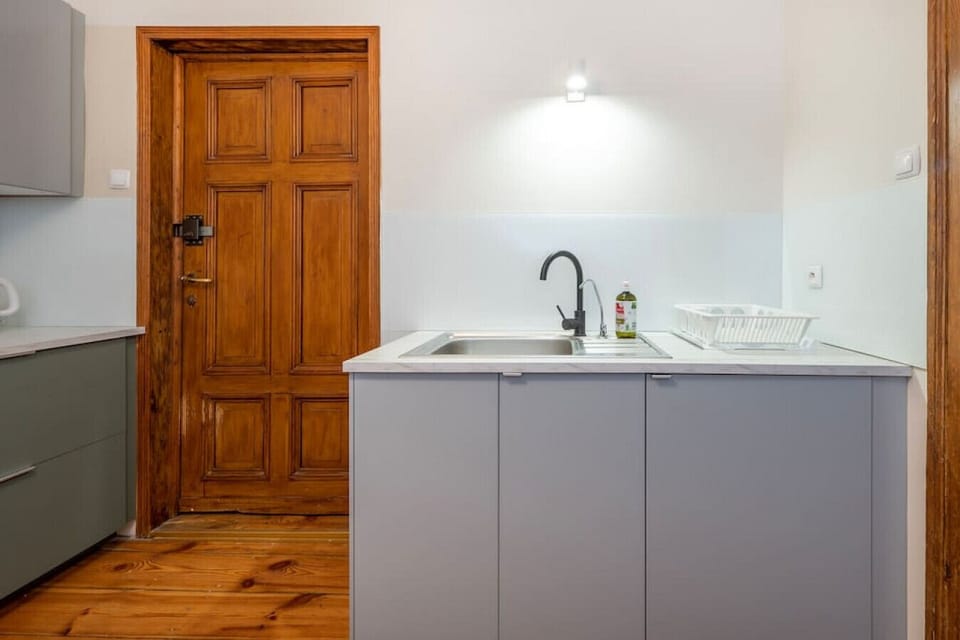 Kitchen Area - Book Now with RENTUJEMY.COM