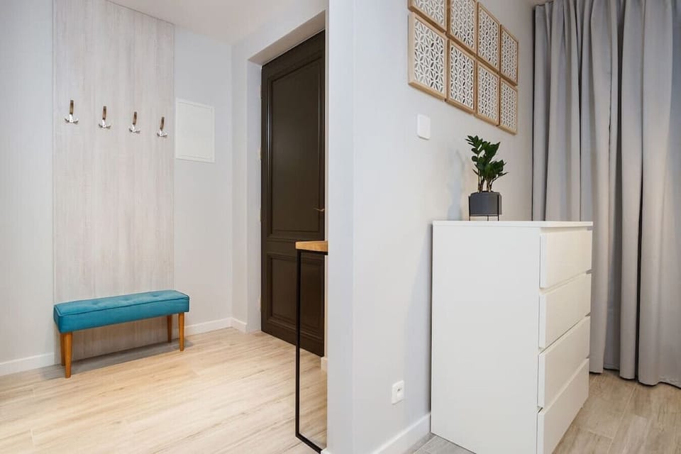 Bright and Spacious Hall | Book Now With RENTUJEMY