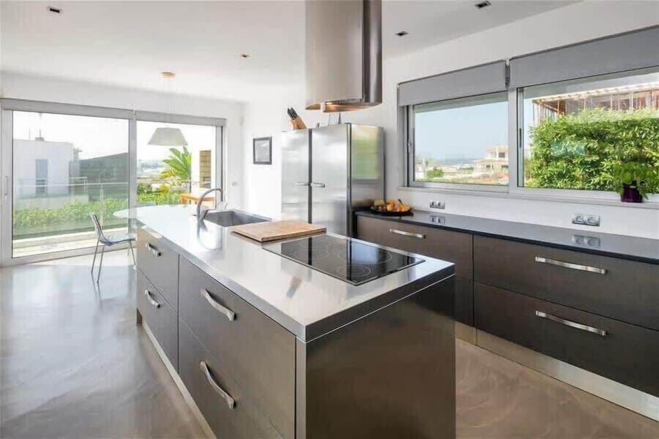 Modern kitchen