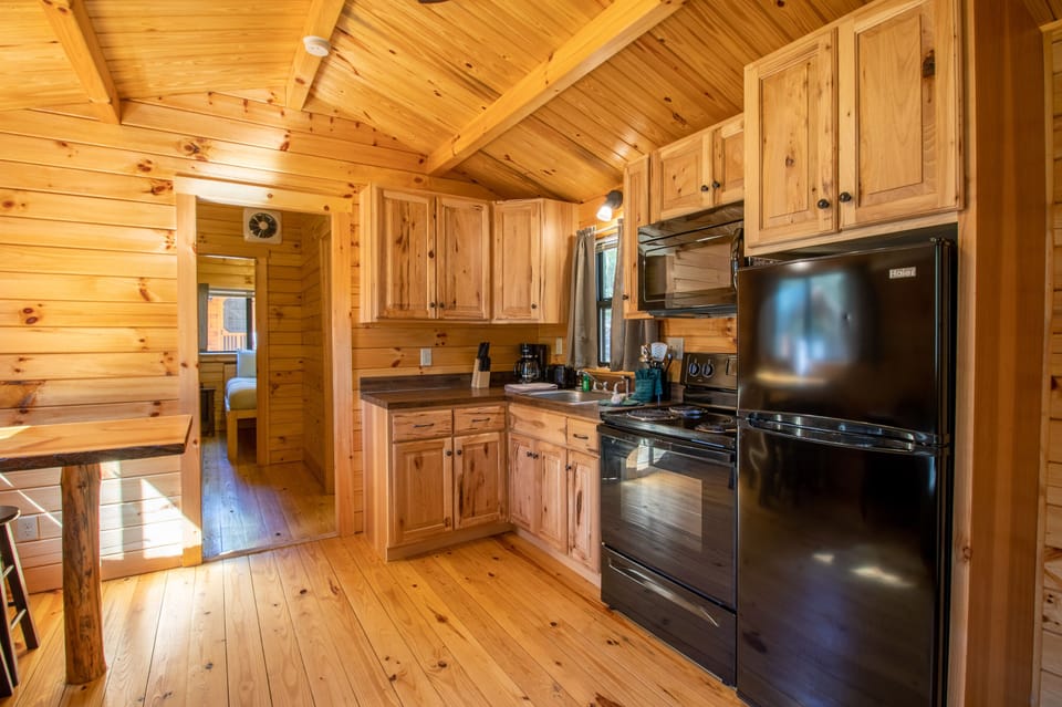 Single level camp cottage with a full kitchen