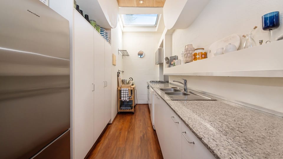 Fully equipped galley kitchen 