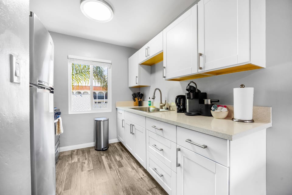 Chef's Delight: Everything You Need in our Fully Stocked Kitchen