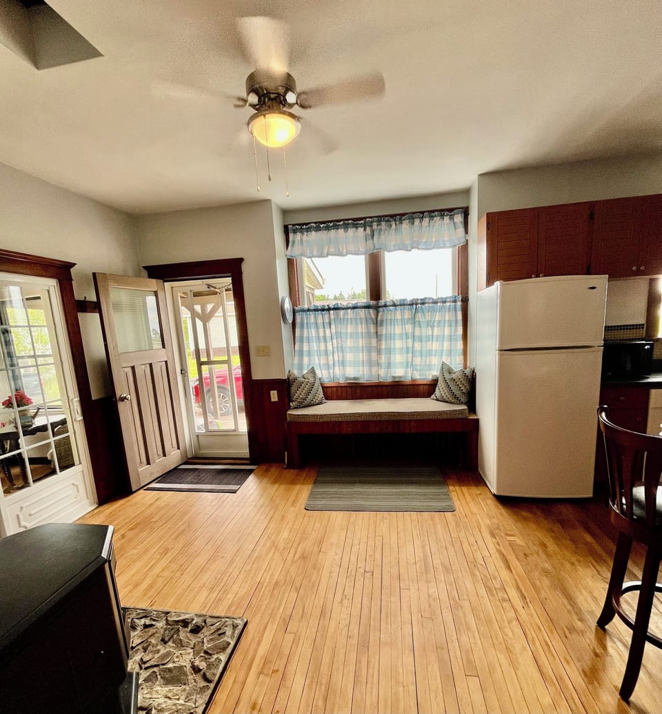 Front door walks into the kitchen