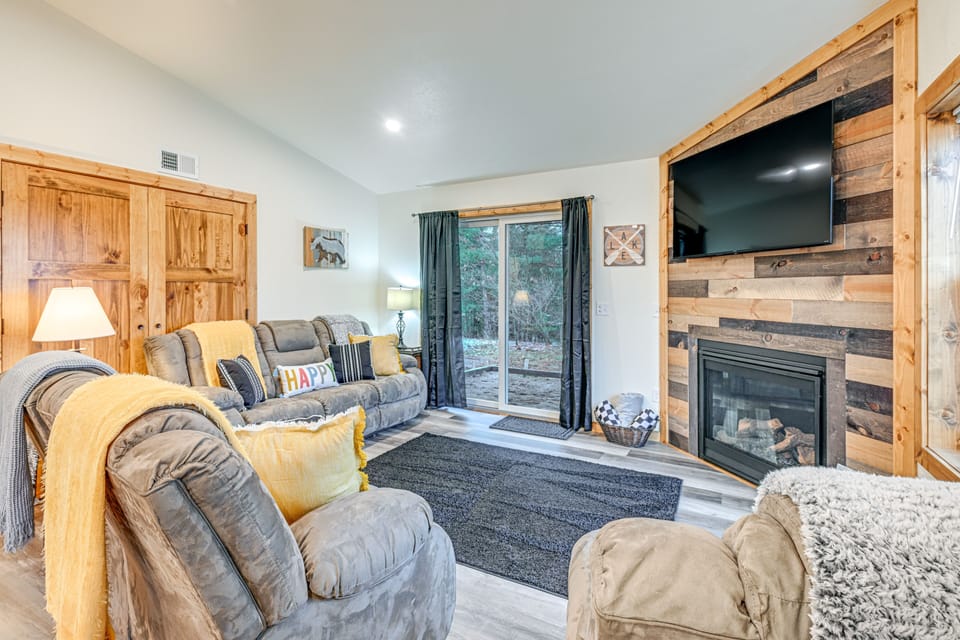 Friendship Vacation Rental | 3BR | 2BA | 1,120 Sq Ft | 1 Step to Enter