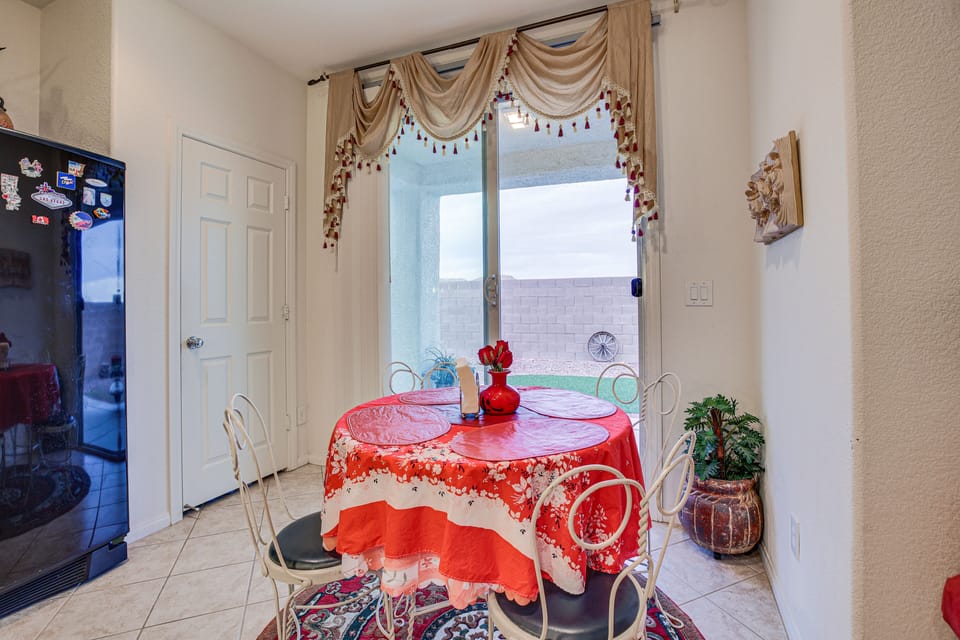 Breakfast Nook | 1st Floor