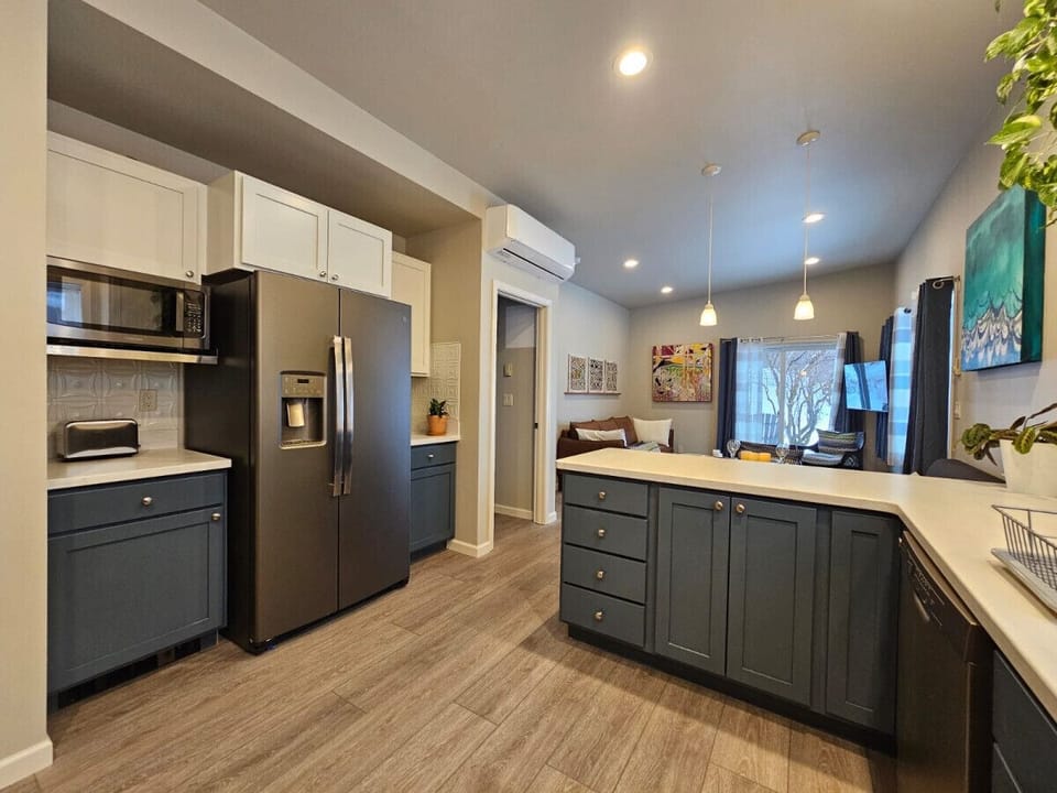 Everything you Need in a Contemporary Kitchen