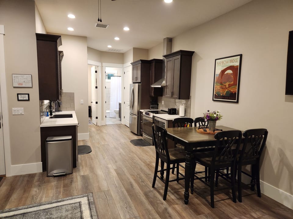 Kitchen/Dining room area