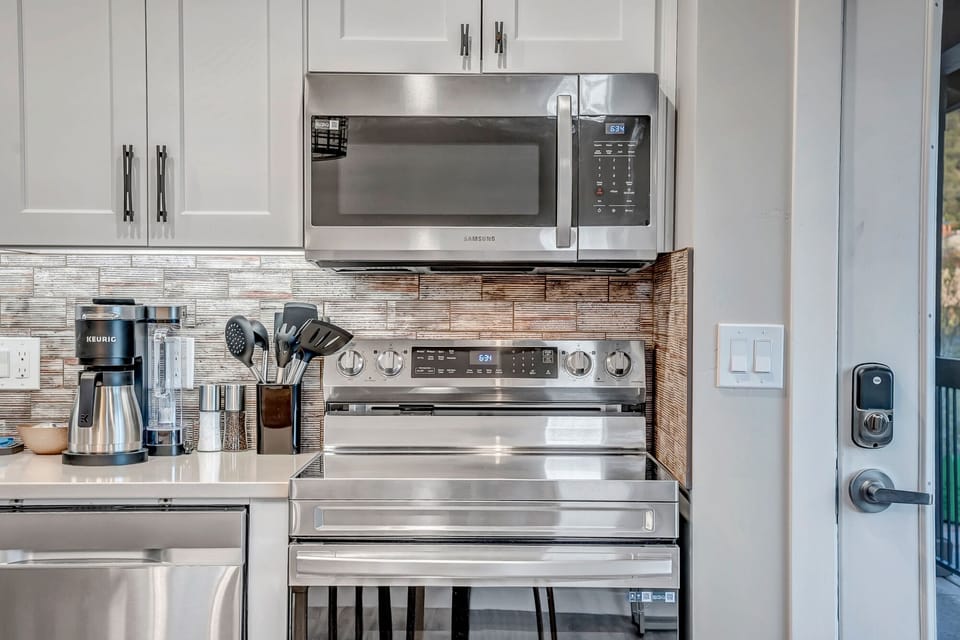 Fully Equipped Kitchen with Stainless Steel Appliances