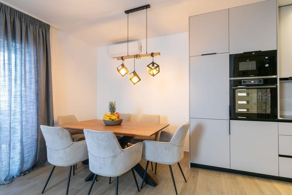 Kitchen and dining area