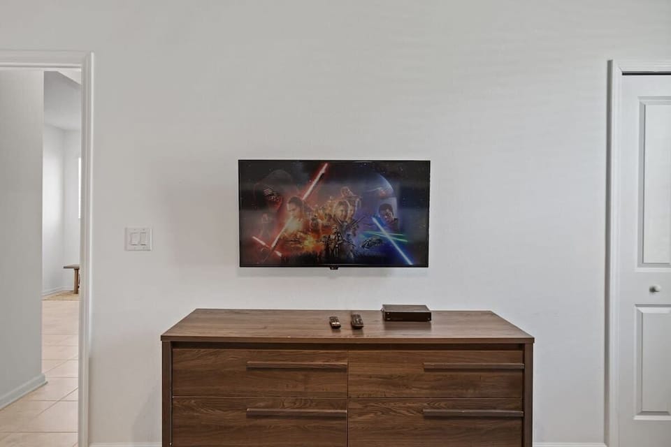 2nd bedroom