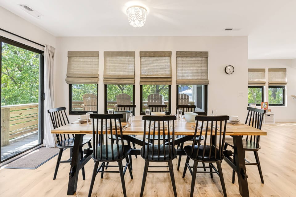 Our charming dining area offers the perfect setting for enjoying delicious meals and creating cherished memories during your stay.