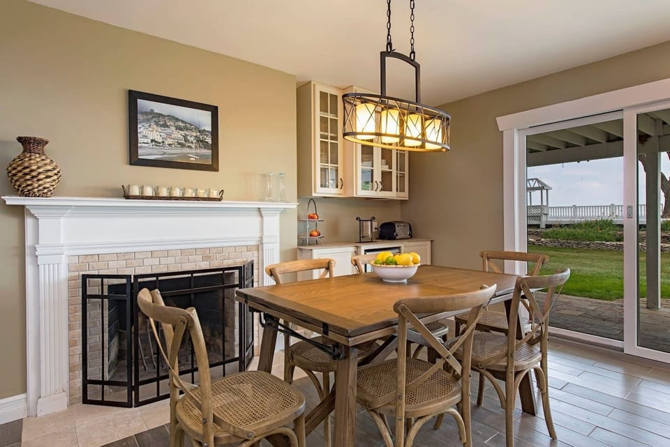 Dinning Room Open To Kitchen