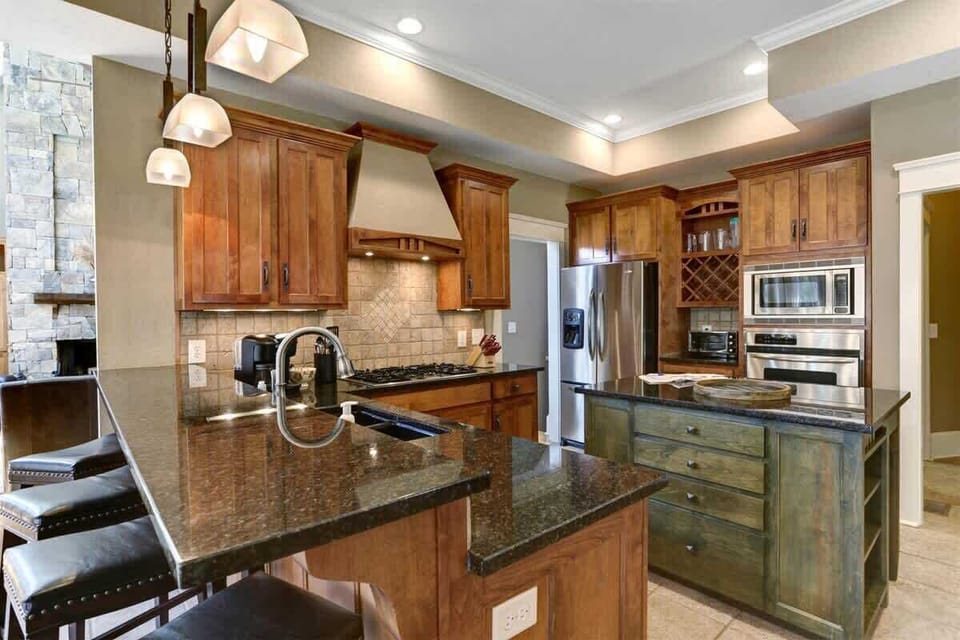 KITCHEN AREA