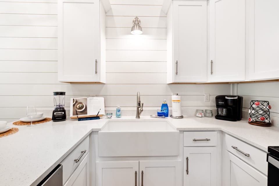 Fully equipped kitchen with stainless steel appliances and all the essentials for cooking an amazing meal!