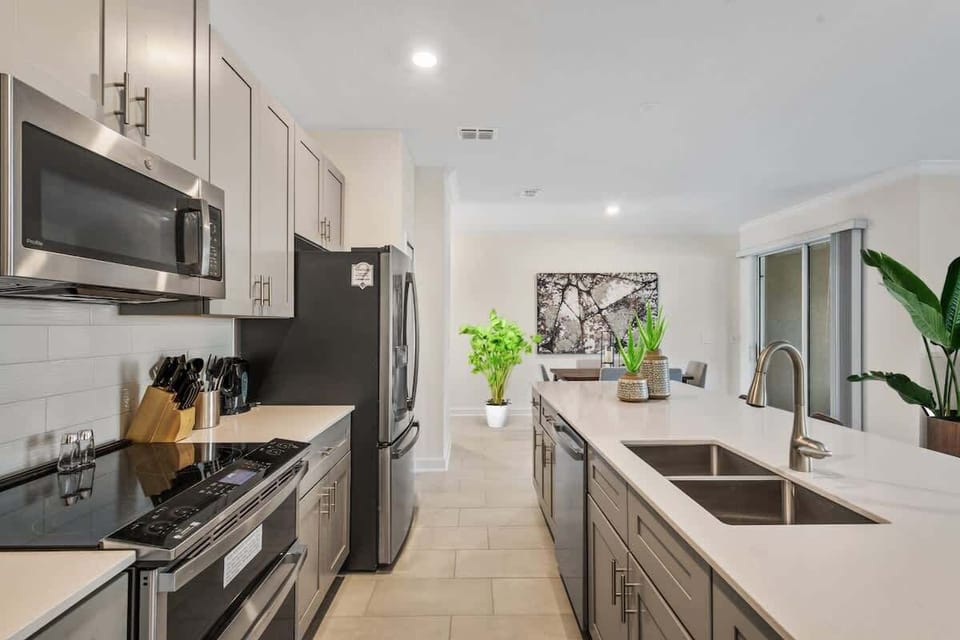 LONG ISLAND KITCHEN