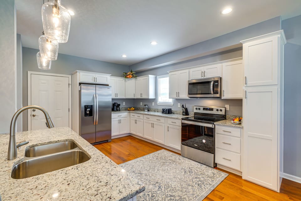 Kitchen | 1st Floor | Stainless Steel Appliances w/ Dishwasher