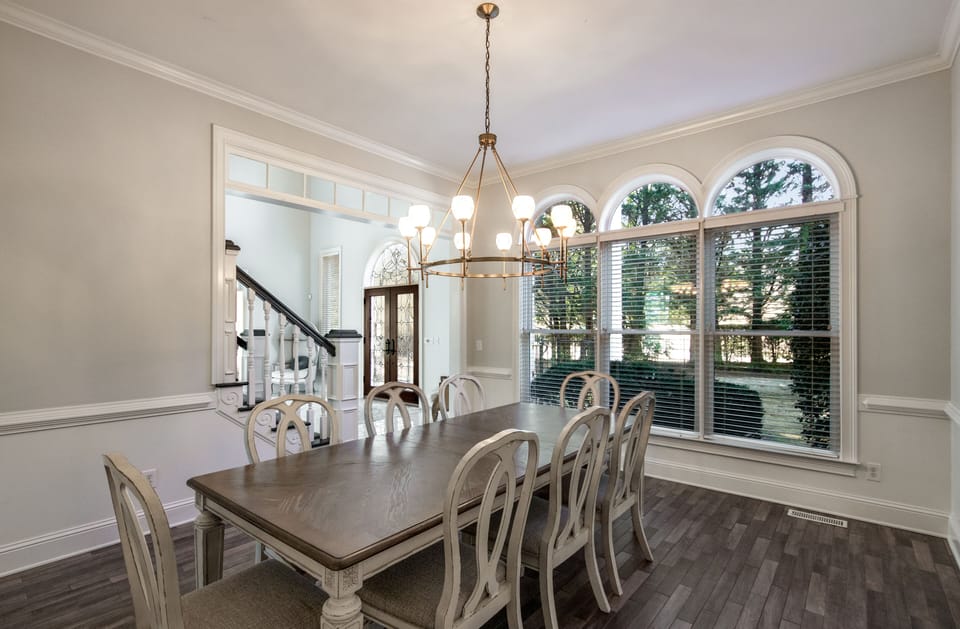 Gorgeous dining room.